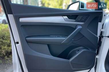 Позашляховик / Кросовер Audi Q5 2021 в 