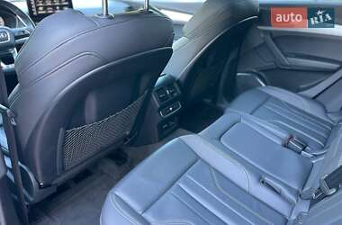 Позашляховик / Кросовер Audi Q5 2021 в 