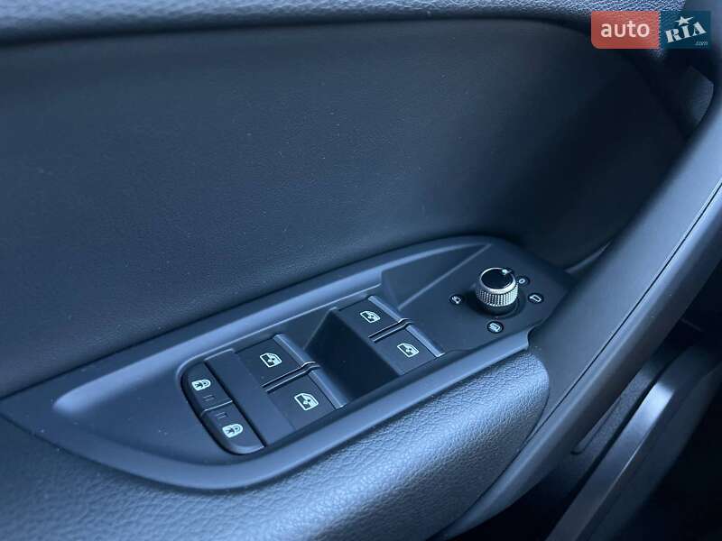 Внедорожник / Кроссовер Audi Q5 2021 в Киеве