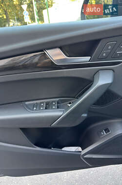 Внедорожник / Кроссовер Audi Q5 2017 в 