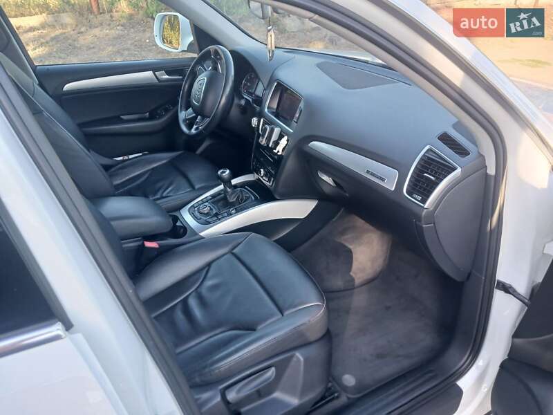 Внедорожник / Кроссовер Audi Q5 2012 в Первомайске