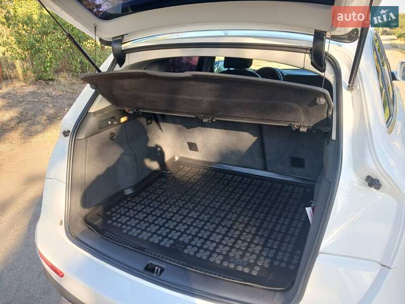 Внедорожник / Кроссовер Audi Q5 2012 в Первомайске