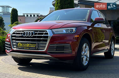 Внедорожник / Кроссовер Audi Q5 2017 в 