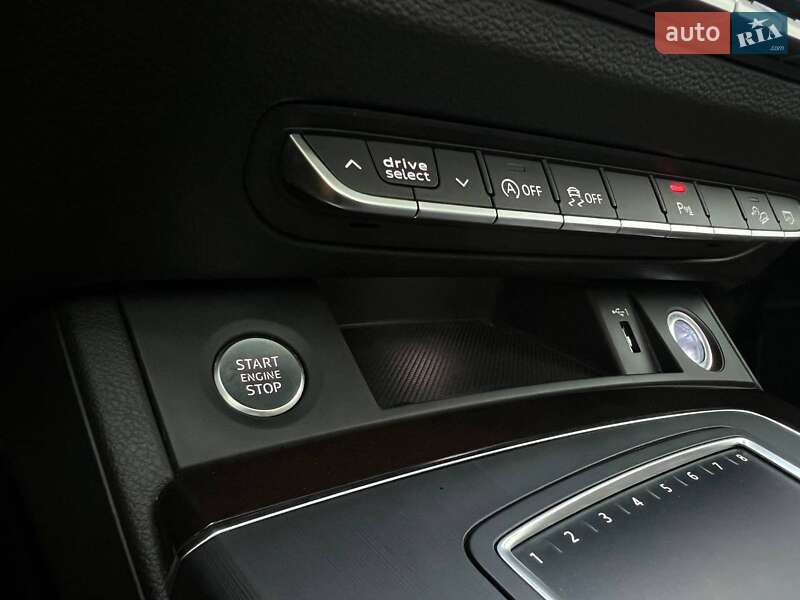 Позашляховик / Кросовер Audi Q5 2018 в Стрию