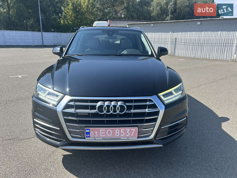Внедорожник / Кроссовер Audi Q5 2018 в 