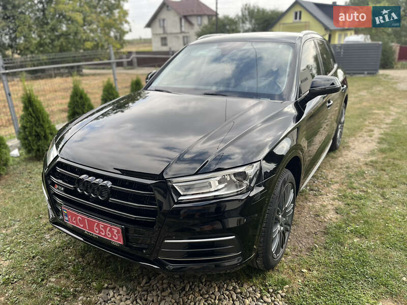 Внедорожник / Кроссовер Audi Q5 2018 в 