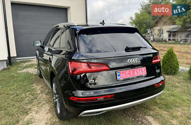 Внедорожник / Кроссовер Audi Q5 2018 в 