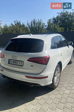Внедорожник / Кроссовер Audi Q5 2010 в 