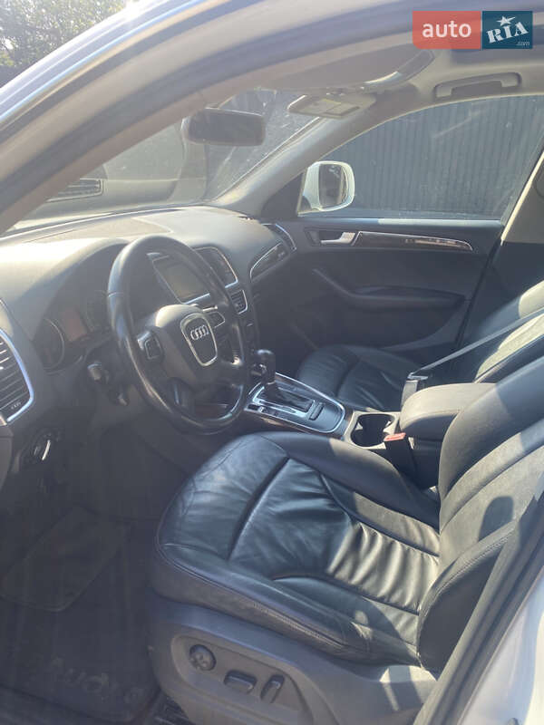 Внедорожник / Кроссовер Audi Q5 2010 в Заречье