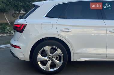 Позашляховик / Кросовер Audi Q5 2021 в 