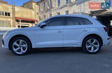 Позашляховик / Кросовер Audi Q5 2021 в 