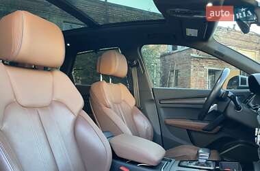 Позашляховик / Кросовер Audi Q5 2021 в 