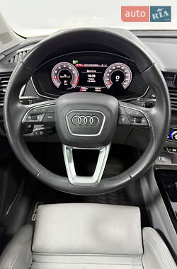 Внедорожник / Кроссовер Audi Q5 2021 в 