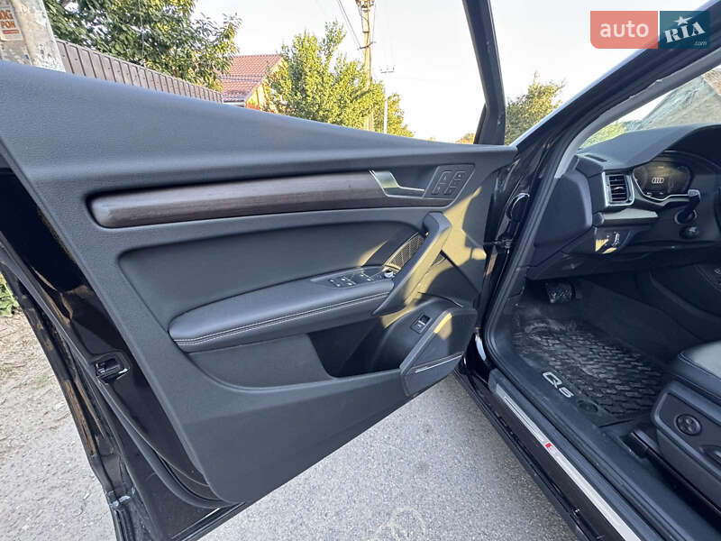 Позашляховик / Кросовер Audi Q5 2022 в Запоріжжі