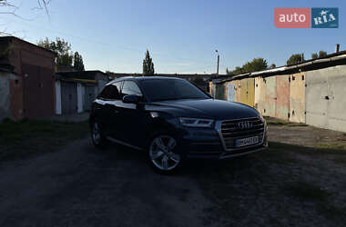 Внедорожник / Кроссовер Audi Q5 2017 в 