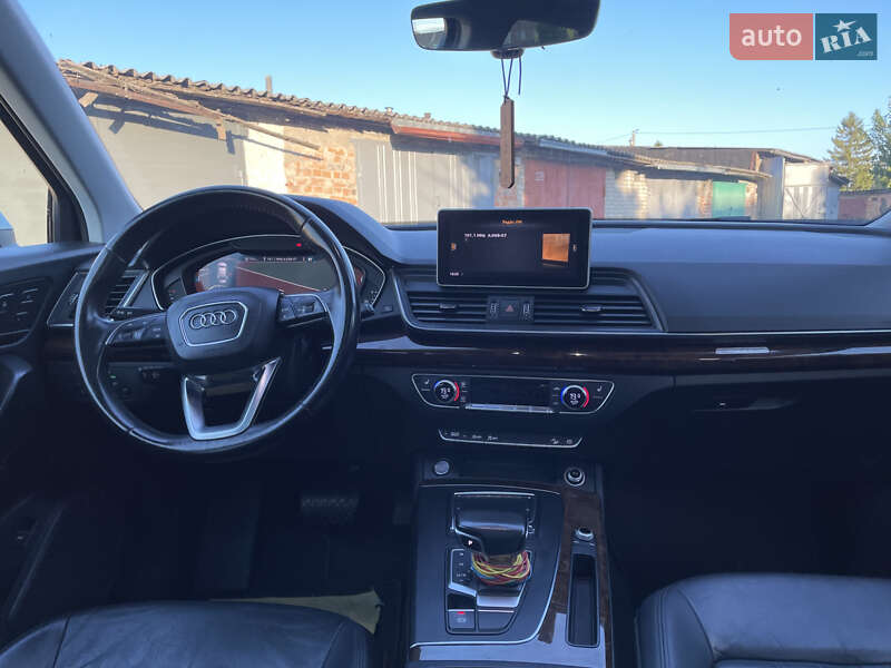 Внедорожник / Кроссовер Audi Q5 2017 в Конотопе