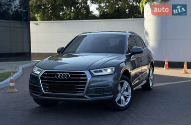 Позашляховик / Кросовер Audi Q5 2018 в 