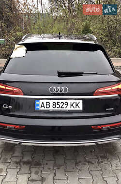 Позашляховик / Кросовер Audi Q5 2020 в 