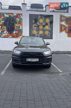 Позашляховик / Кросовер Audi Q5 2020 в 