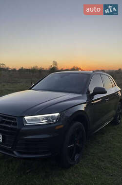 Позашляховик / Кросовер Audi Q5 2020 в 
