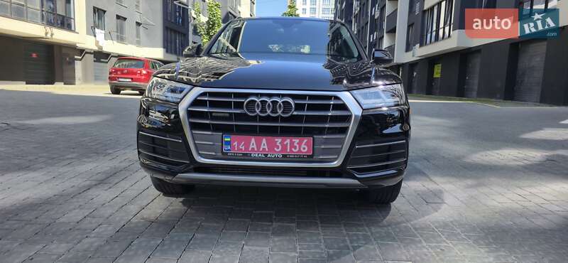 Позашляховик / Кросовер Audi Q5 2020 в Івано-Франківську