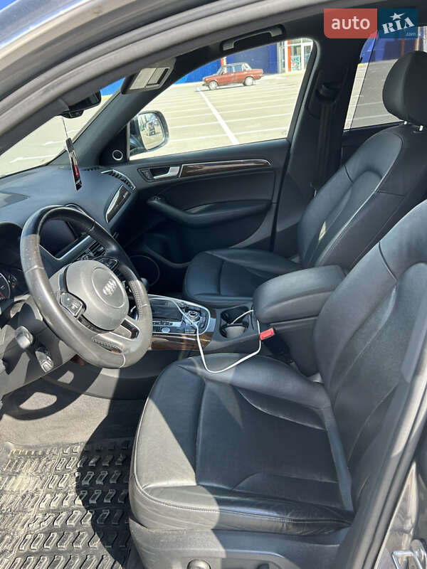 Позашляховик / Кросовер Audi Q5 2015 в Кам'янець-Подільському