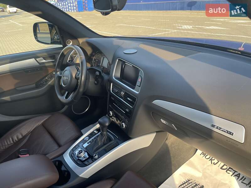 Внедорожник / Кроссовер Audi Q5 2016 в Нововолынске