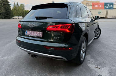 Внедорожник / Кроссовер Audi Q5 2017 в 