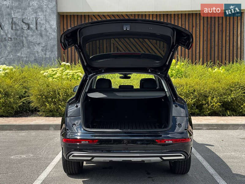 Внедорожник / Кроссовер Audi Q5 2023 в Киеве