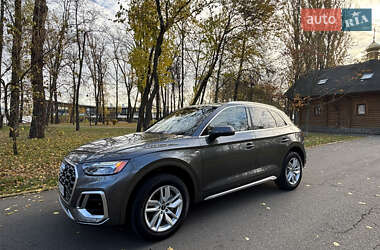 Позашляховик / Кросовер Audi Q5 2022 в 