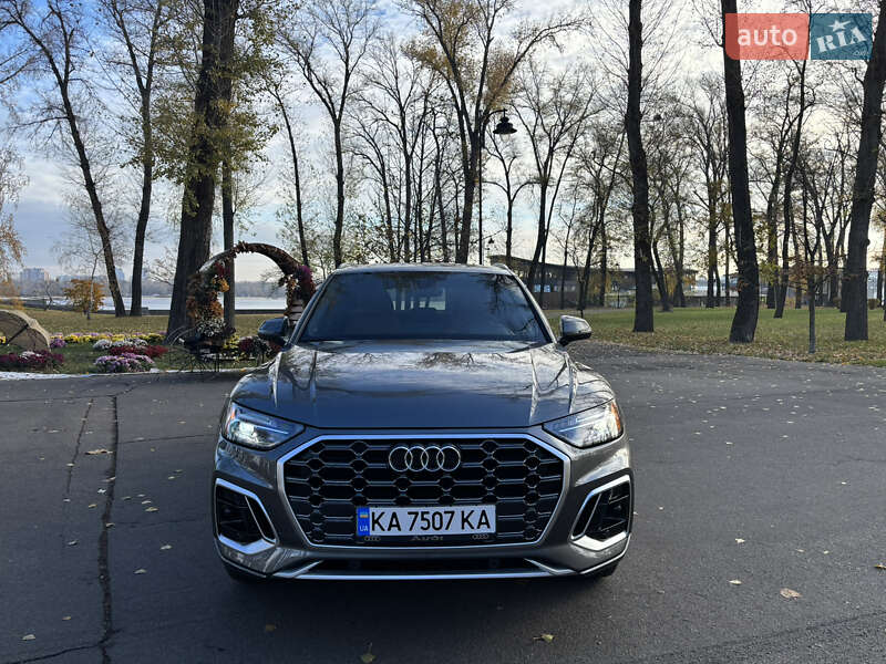 Внедорожник / Кроссовер Audi Q5 2022 в Киеве