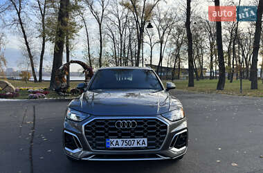 Позашляховик / Кросовер Audi Q5 2022 в 