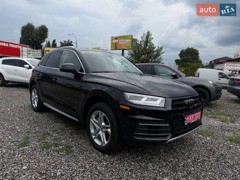 Позашляховик / Кросовер Audi Q5 2017 в Горішніх Плавнях