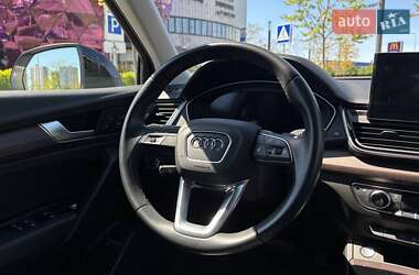 Позашляховик / Кросовер Audi Q5 2020 в 