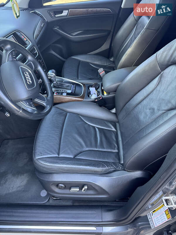 Внедорожник / Кроссовер Audi Q5 2015 в Новоселице