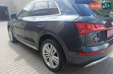 Внедорожник / Кроссовер Audi Q5 2017 в 