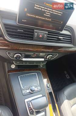 Внедорожник / Кроссовер Audi Q5 2017 в 