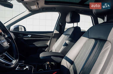 Внедорожник / Кроссовер Audi Q5 2017 в 