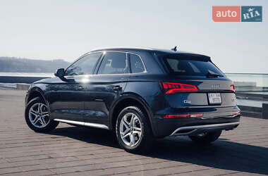 Внедорожник / Кроссовер Audi Q5 2017 в 