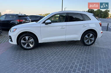 Позашляховик / Кросовер Audi Q5 2023 в 