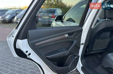 Позашляховик / Кросовер Audi Q5 2023 в 