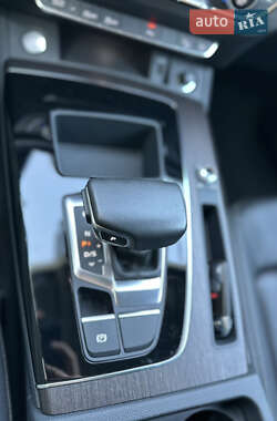 Позашляховик / Кросовер Audi Q5 2023 в 