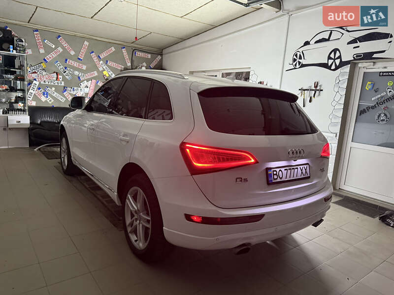 Позашляховик / Кросовер Audi Q5 2013 в 