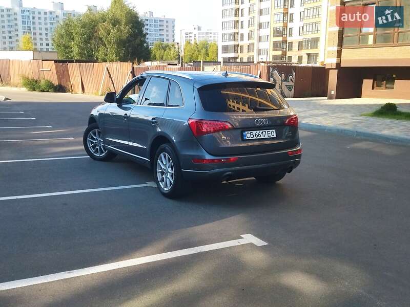 Внедорожник / Кроссовер Audi Q5 2012 в Чернигове