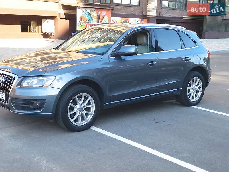 Внедорожник / Кроссовер Audi Q5 2012 в Чернигове