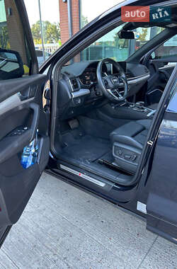 Внедорожник / Кроссовер Audi Q5 2020 в Киеве