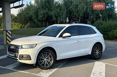 Позашляховик / Кросовер Audi Q5 2018 в 