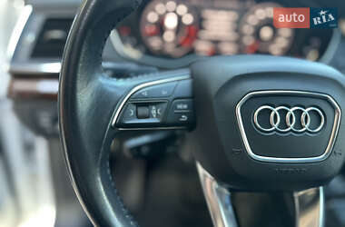 Позашляховик / Кросовер Audi Q5 2018 в 