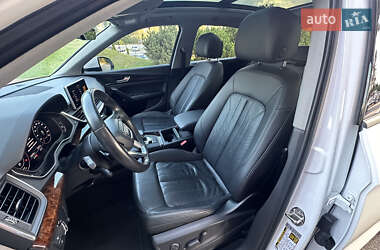 Позашляховик / Кросовер Audi Q5 2018 в 