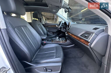Позашляховик / Кросовер Audi Q5 2018 в 